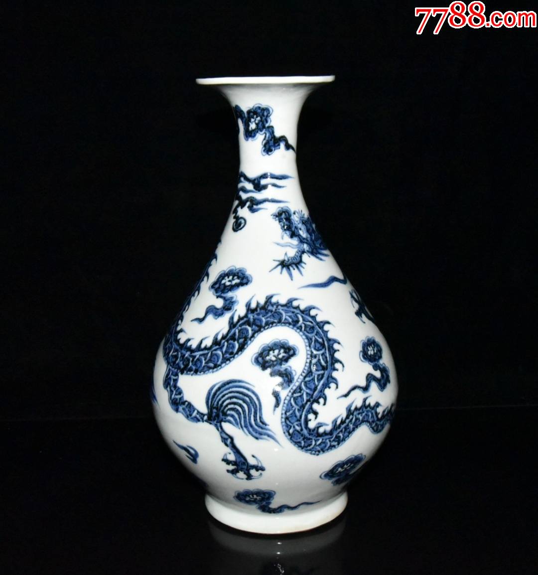 青花龙纹玉壶春瓶现代工艺品