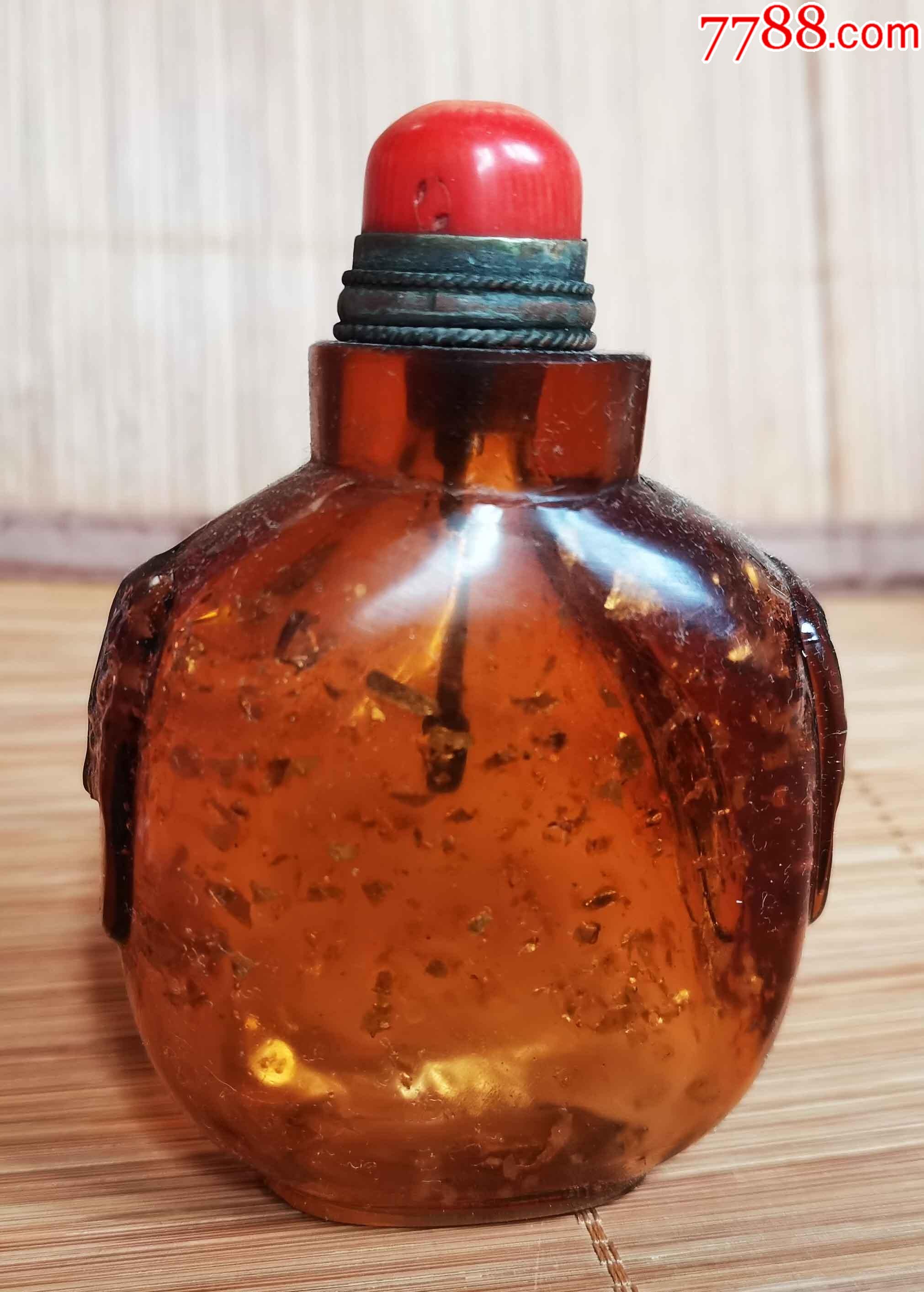 清末琥珀鼻烟壶