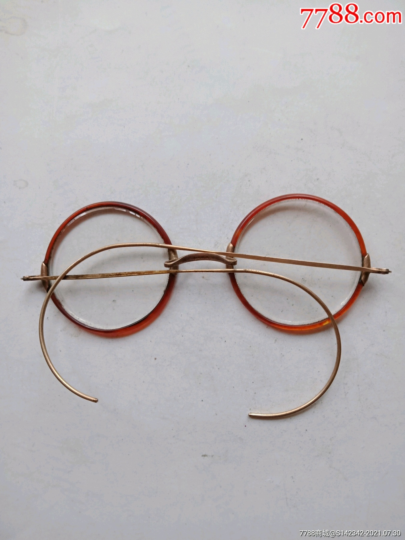 清代金丝腿水晶平光眼镜,做工精细.