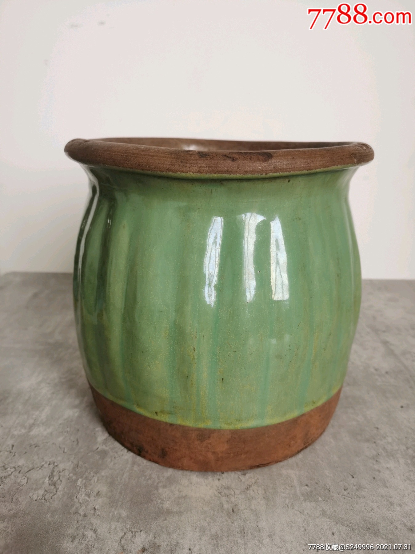 怀旧老绿釉瓜棱陶罐