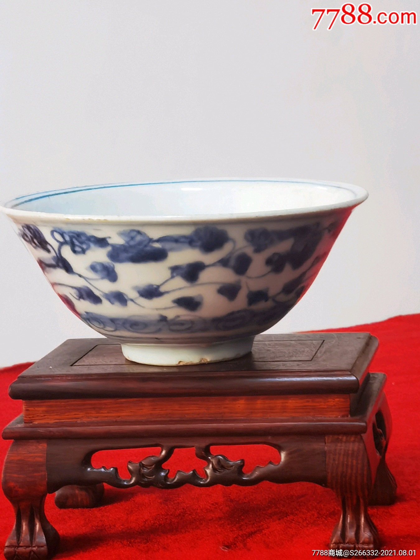 明代青花花卉纹碗