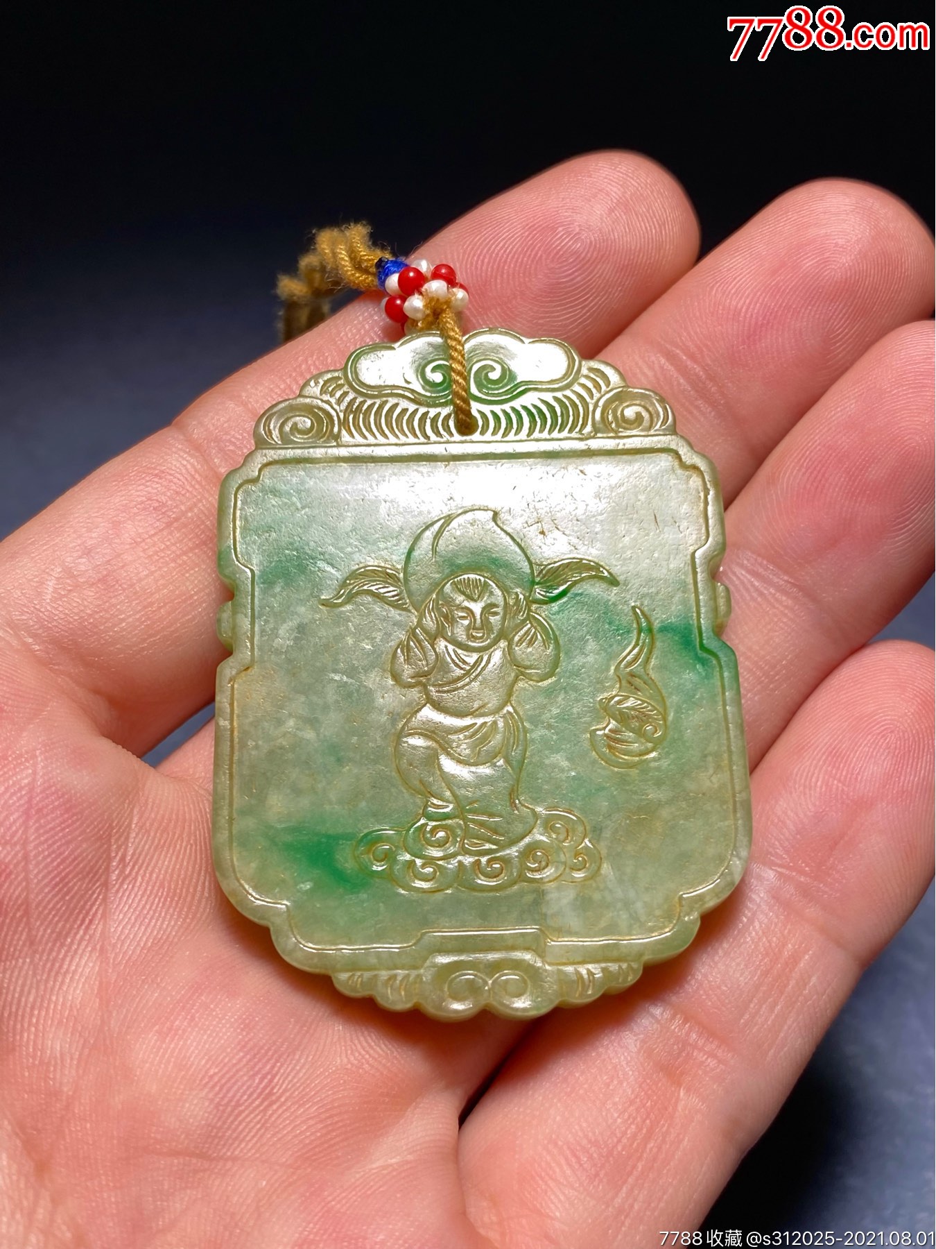 清翡翠仙童献桃当寿玉牌