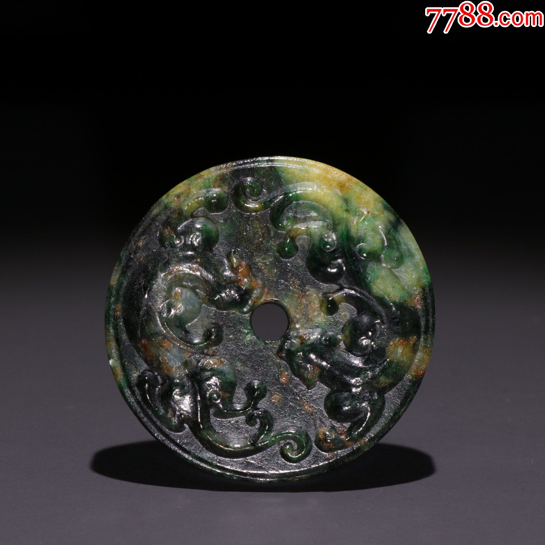 翡翠雕双龙纹玉璧