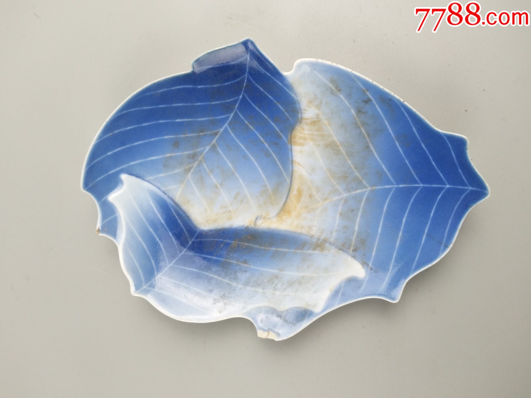 青花叶子形小盘