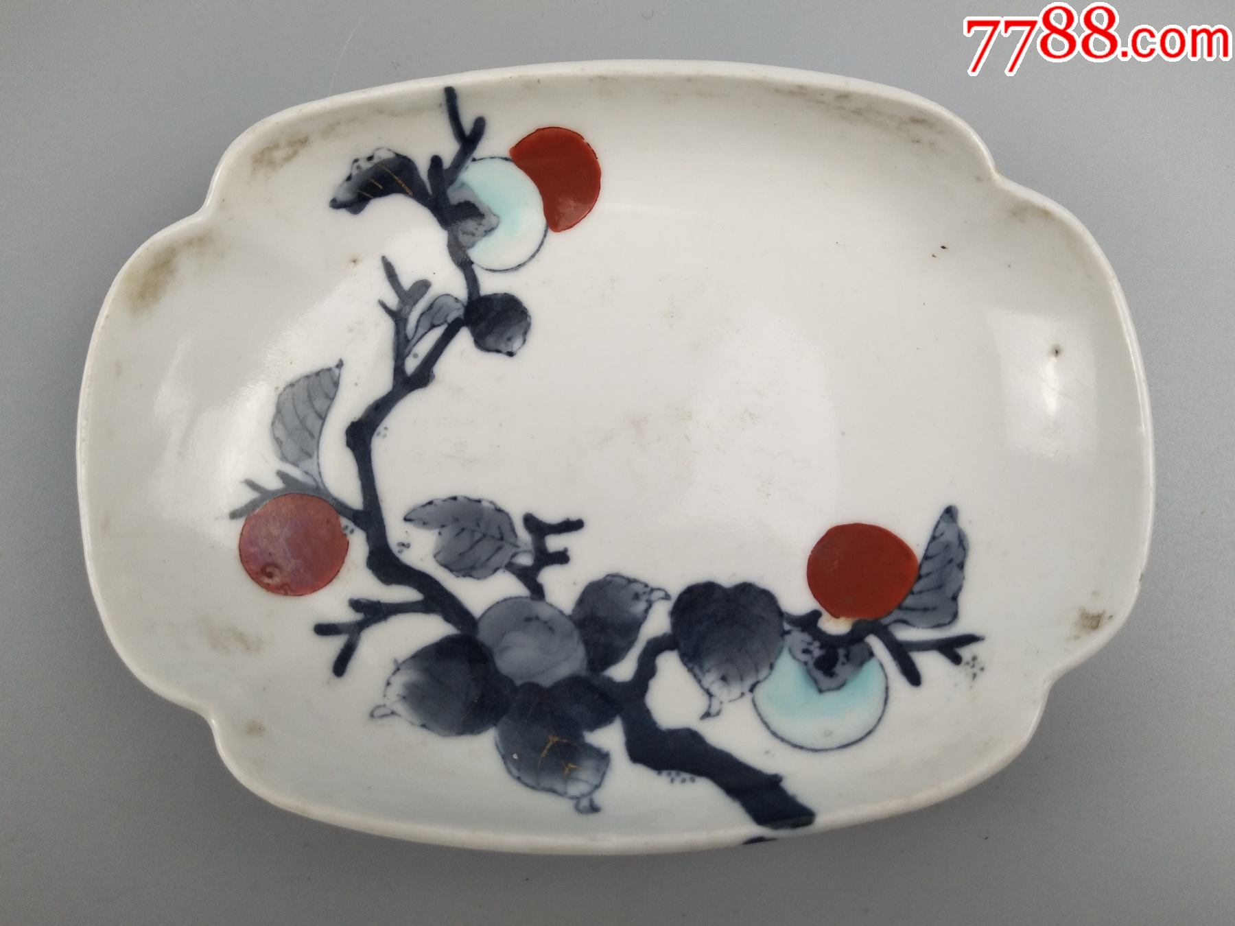 粉彩海棠图案小盘