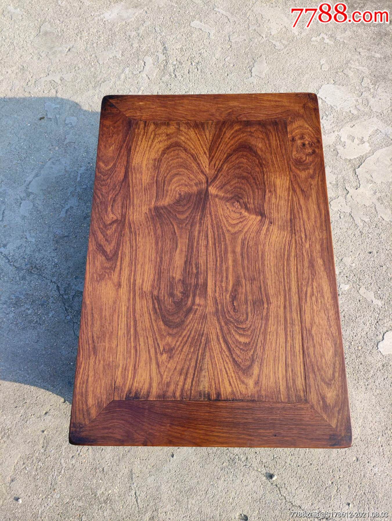 下乡收到海南黄花梨茶桌炕桌老虎腿底部批麻灰山水纹带鬼脸纹理清晰