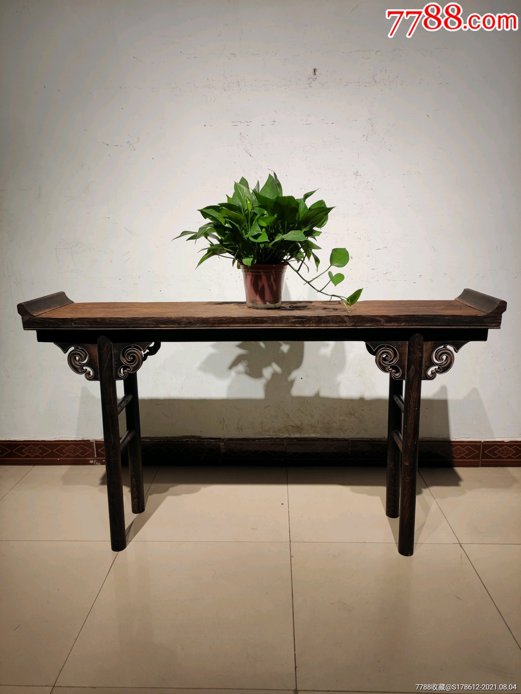 百年老榆木独板翘头供案条案两面工雕有云饰自然风化纹理清晰古