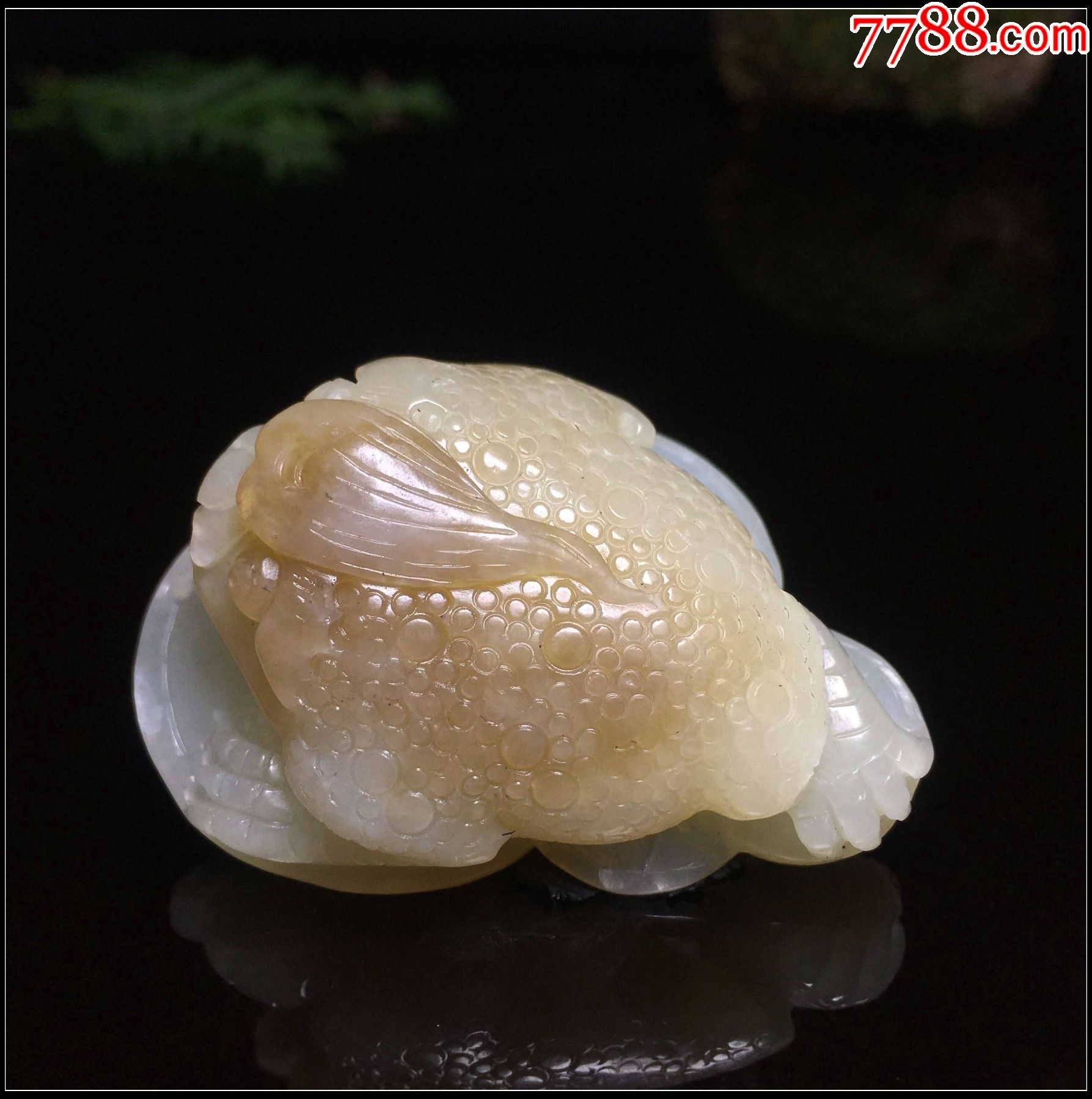 天然和田玉三足玉蟾吊坠