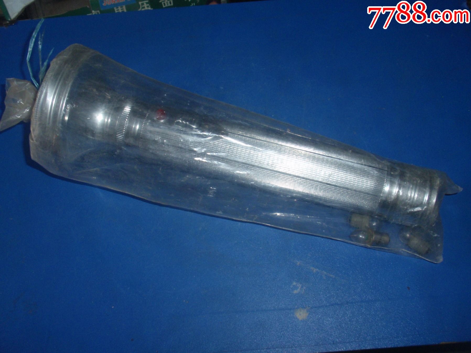 三节大号电池电筒【另配三粒灯泡】(品相尺寸请见图)_手电筒_刘事业古