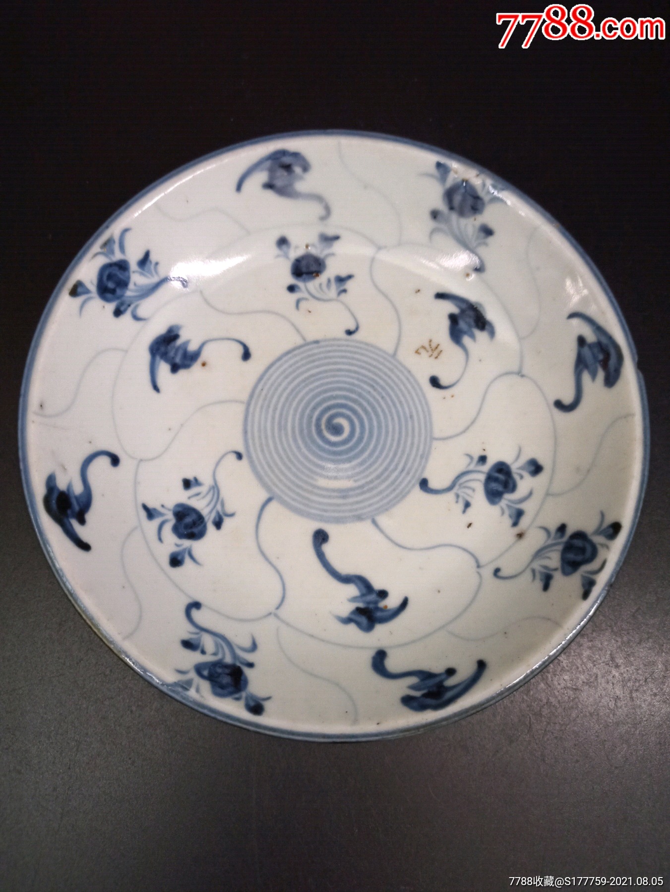 清代青花灵芝大盘文正底款口径18.3厘米,同类型中的大盘.