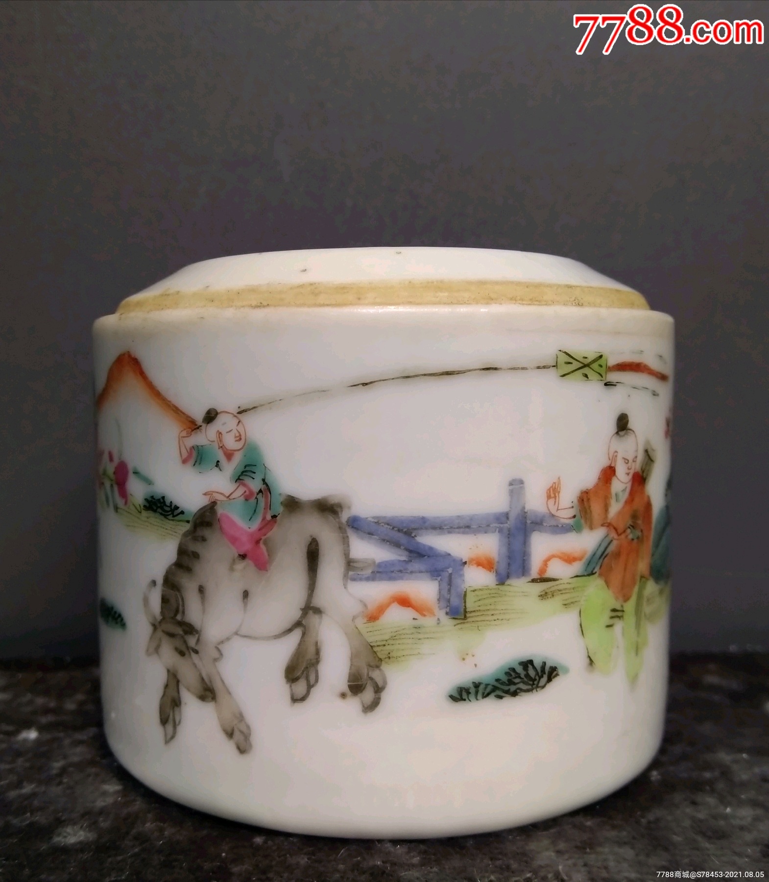 清代同治粉彩人物小罐