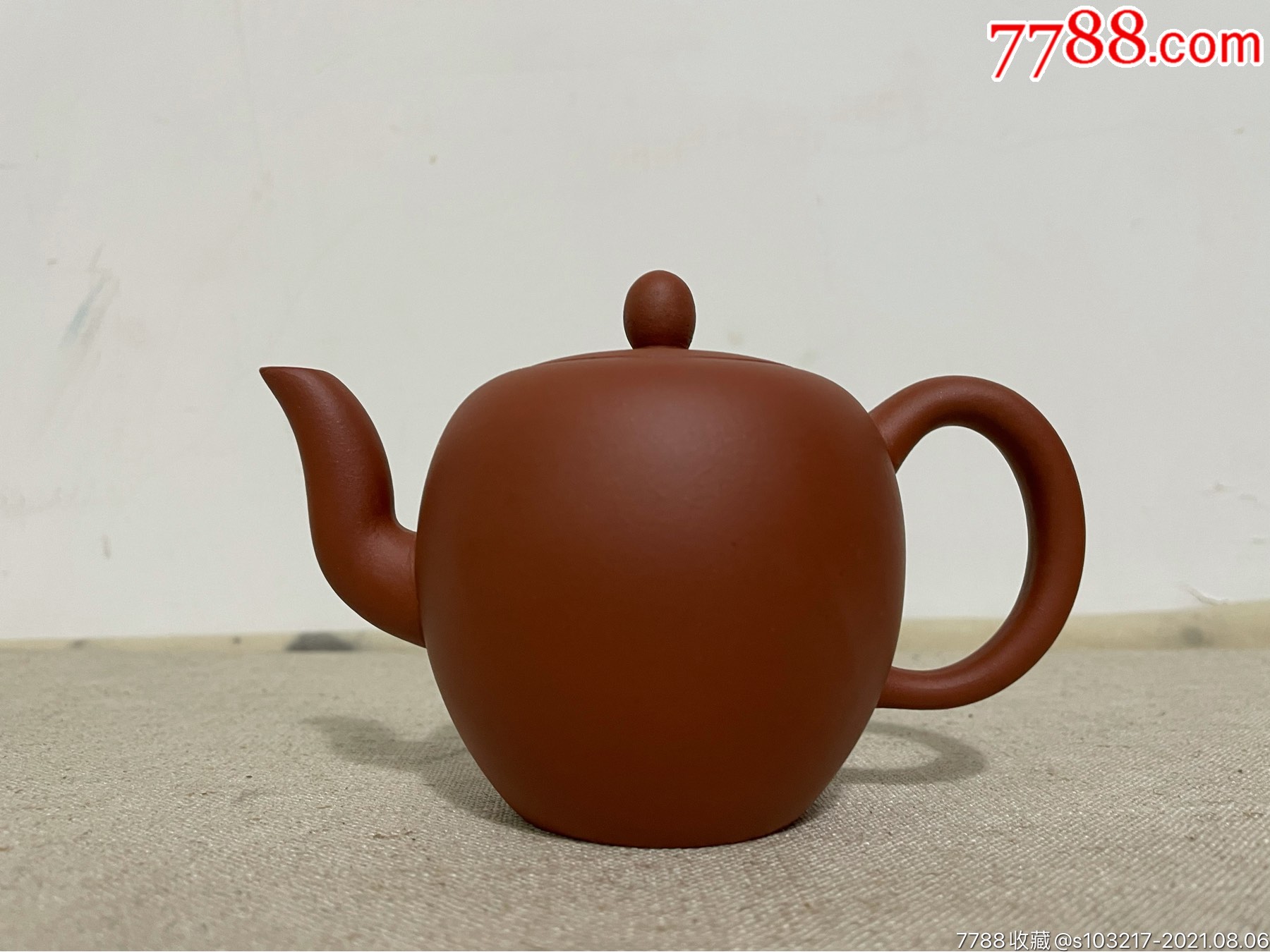 宜兴紫砂紫泥美人肩茶壶(周向红制)