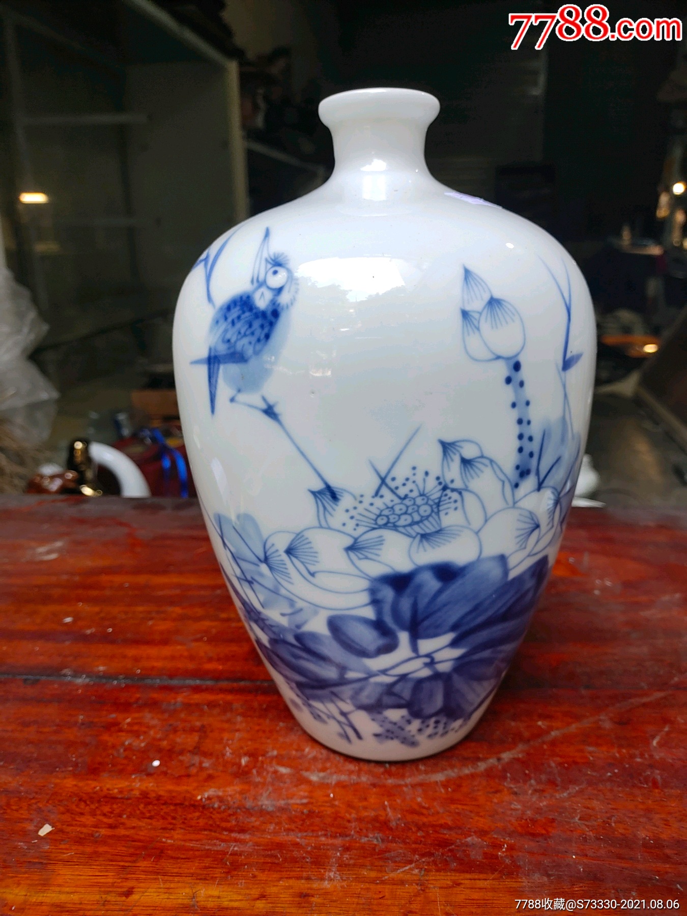 现代青花花鸟赏瓶一支