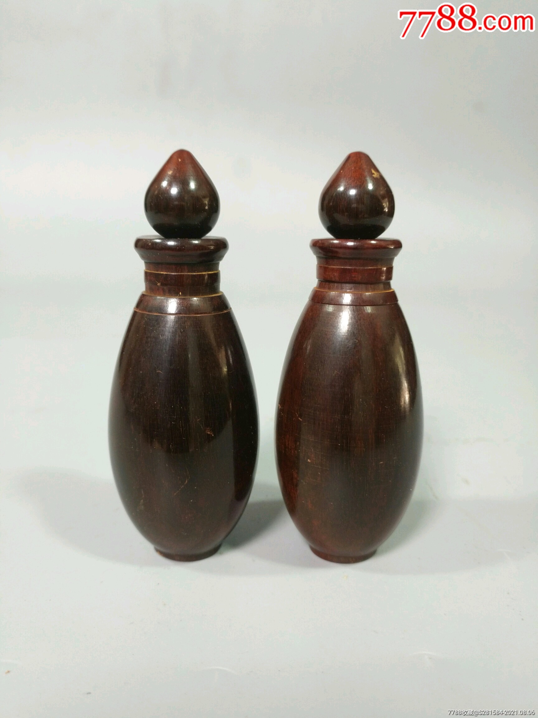 牛角鼻烟壶一对