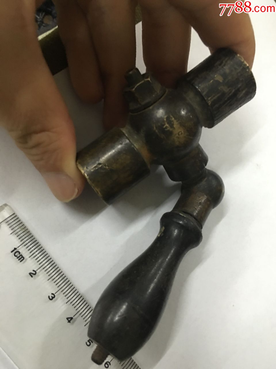 日伪时期遗存实验室用铜质闭合开关