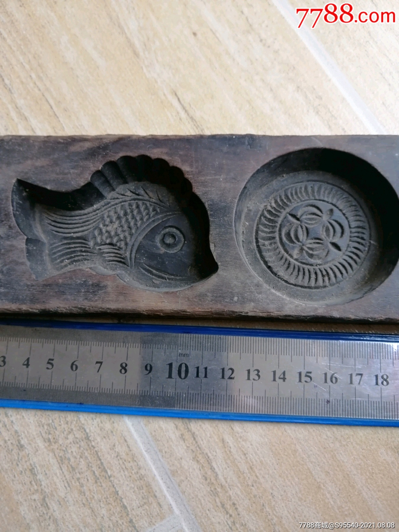 鱼形图案糕点模具