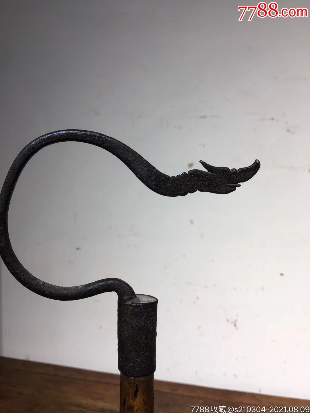 铜制龙头鸟杆,大漆,木杆造型别致,美观皮壳老辣,高152厘米