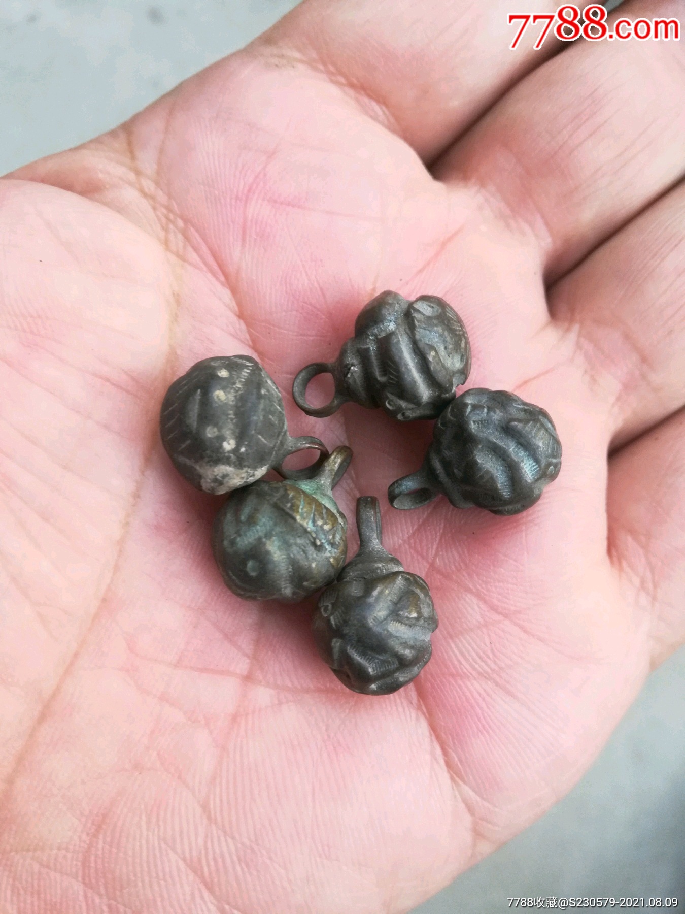 厚重的老铜扣五颗