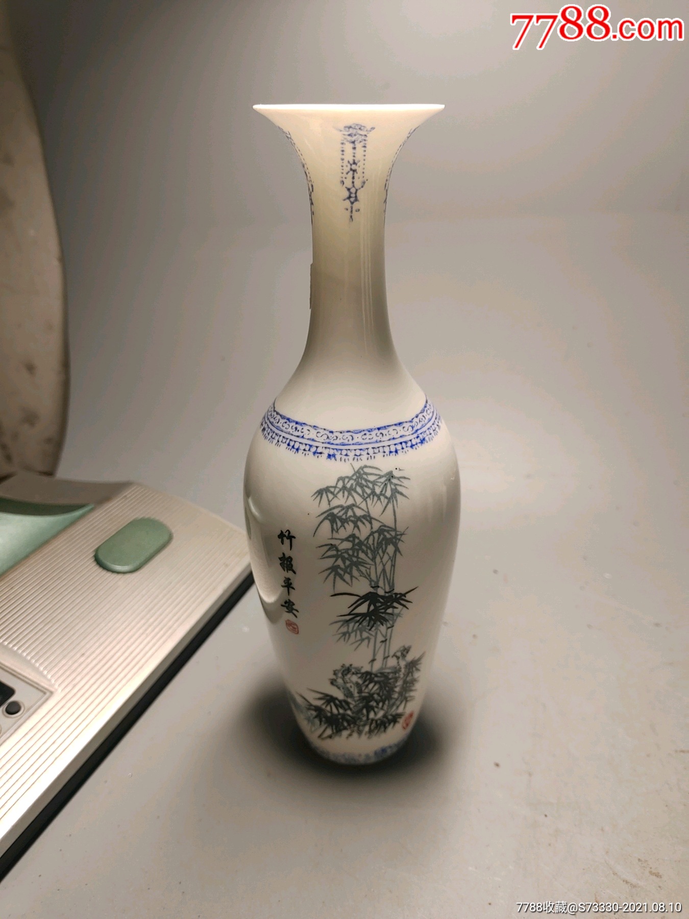 90年代左右,景德镇东风瓷厂,蛋壳花瓶一只!