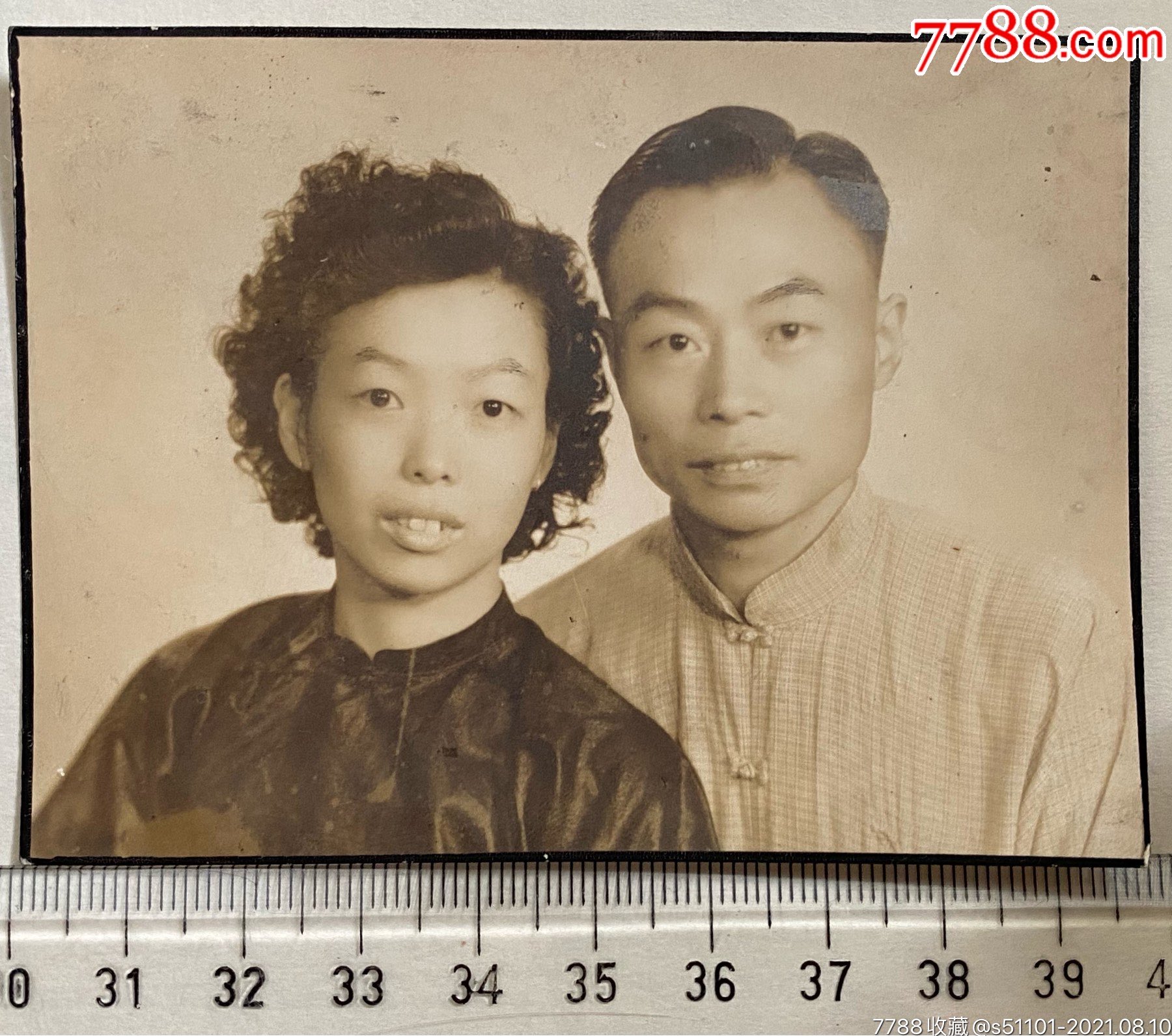 中国两夫妻合照老照片图片