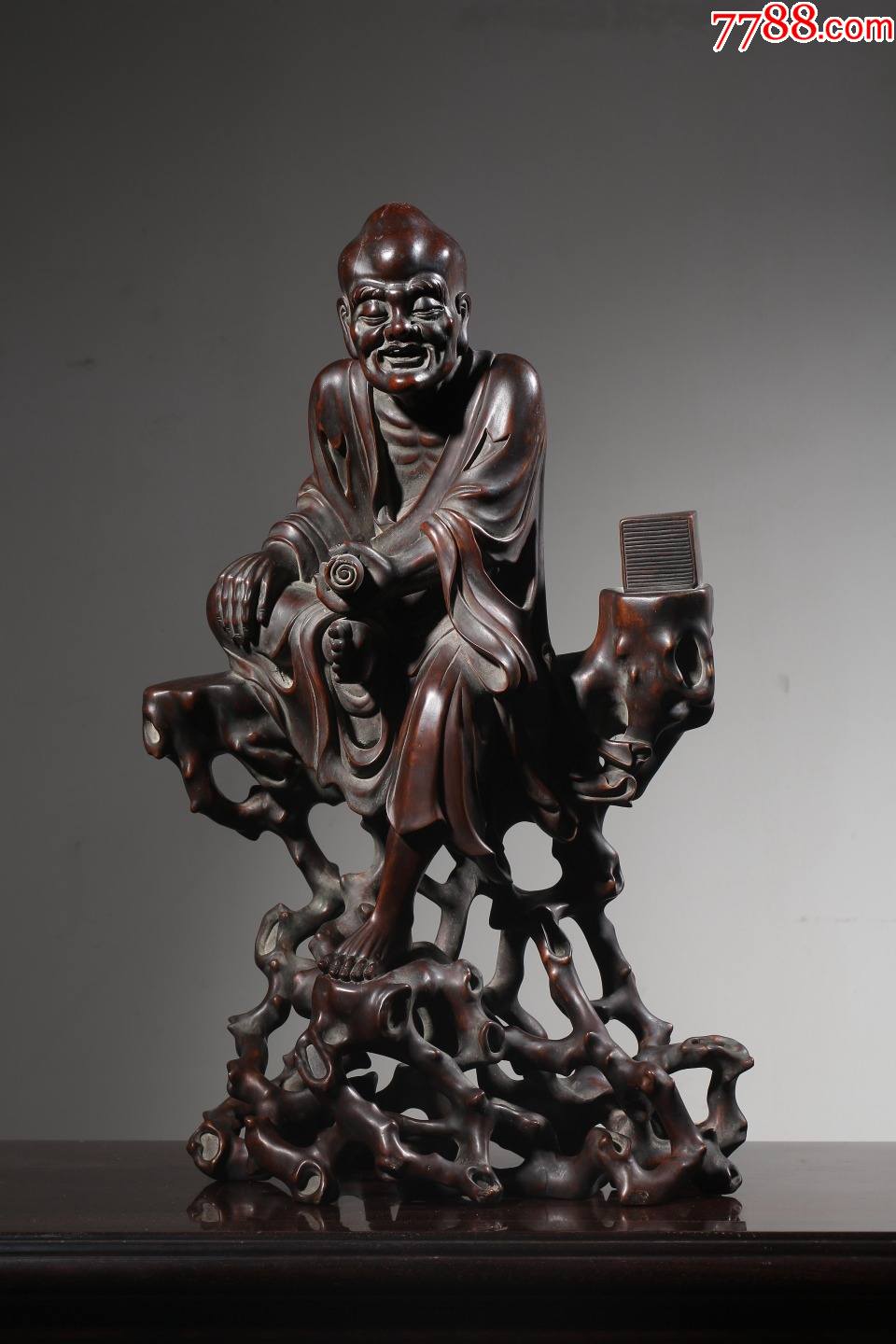 清龙眼木雕罗汉摆件