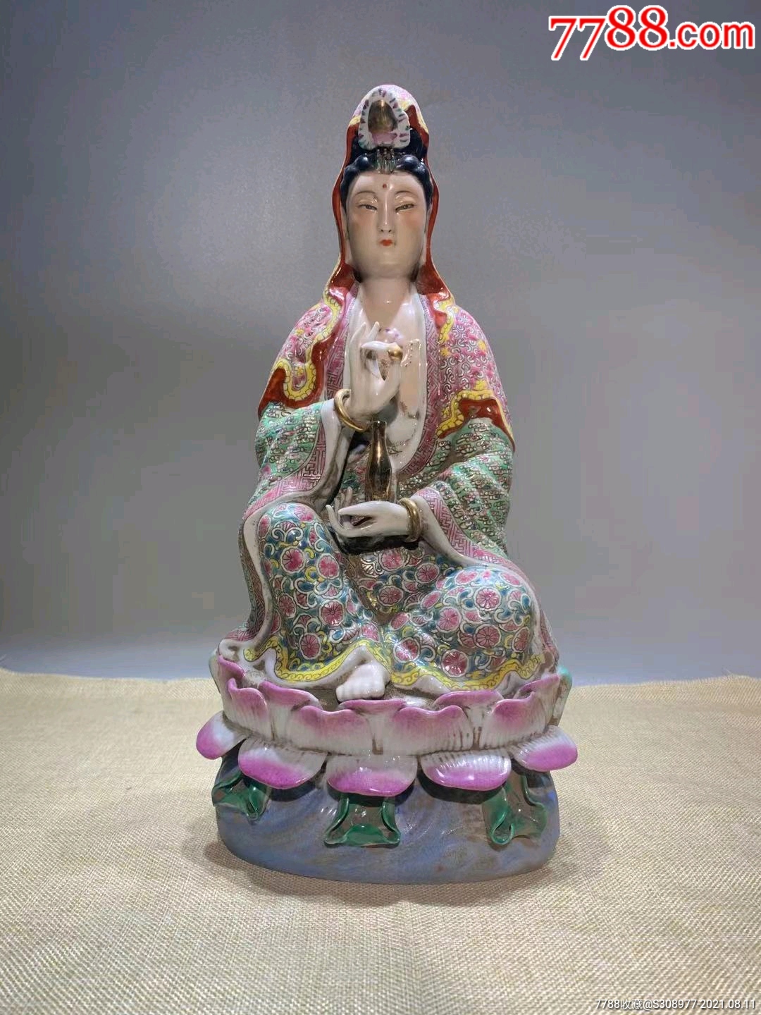 清代粉彩观音像