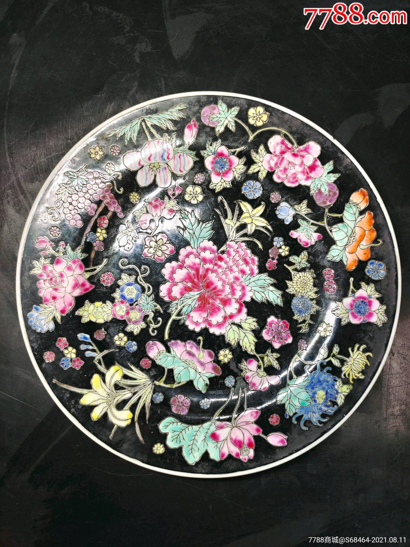 1厘米黑底万花/百花不落地粉彩大盘一个,特
