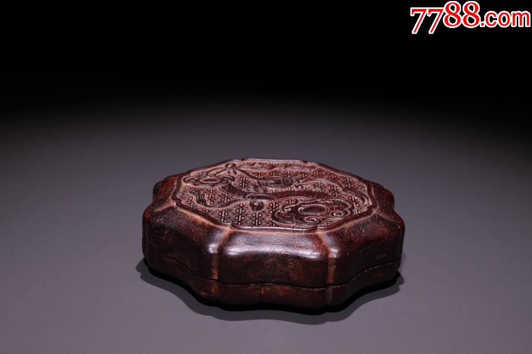 沉香吉祥如意盖盒