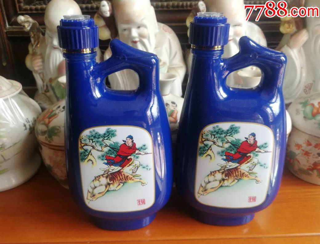 特价处理景阳春瓷酒瓶2个共20元武松打虎图空酒瓶收藏完好
