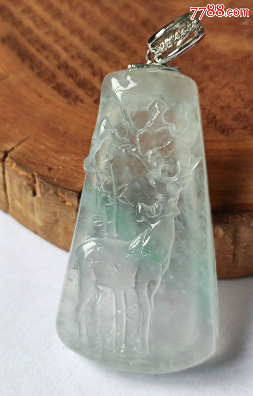 翡翠鹿牌,福禄相连,正冰近高冰,木那雪花棉,飘绿,18k金扣头