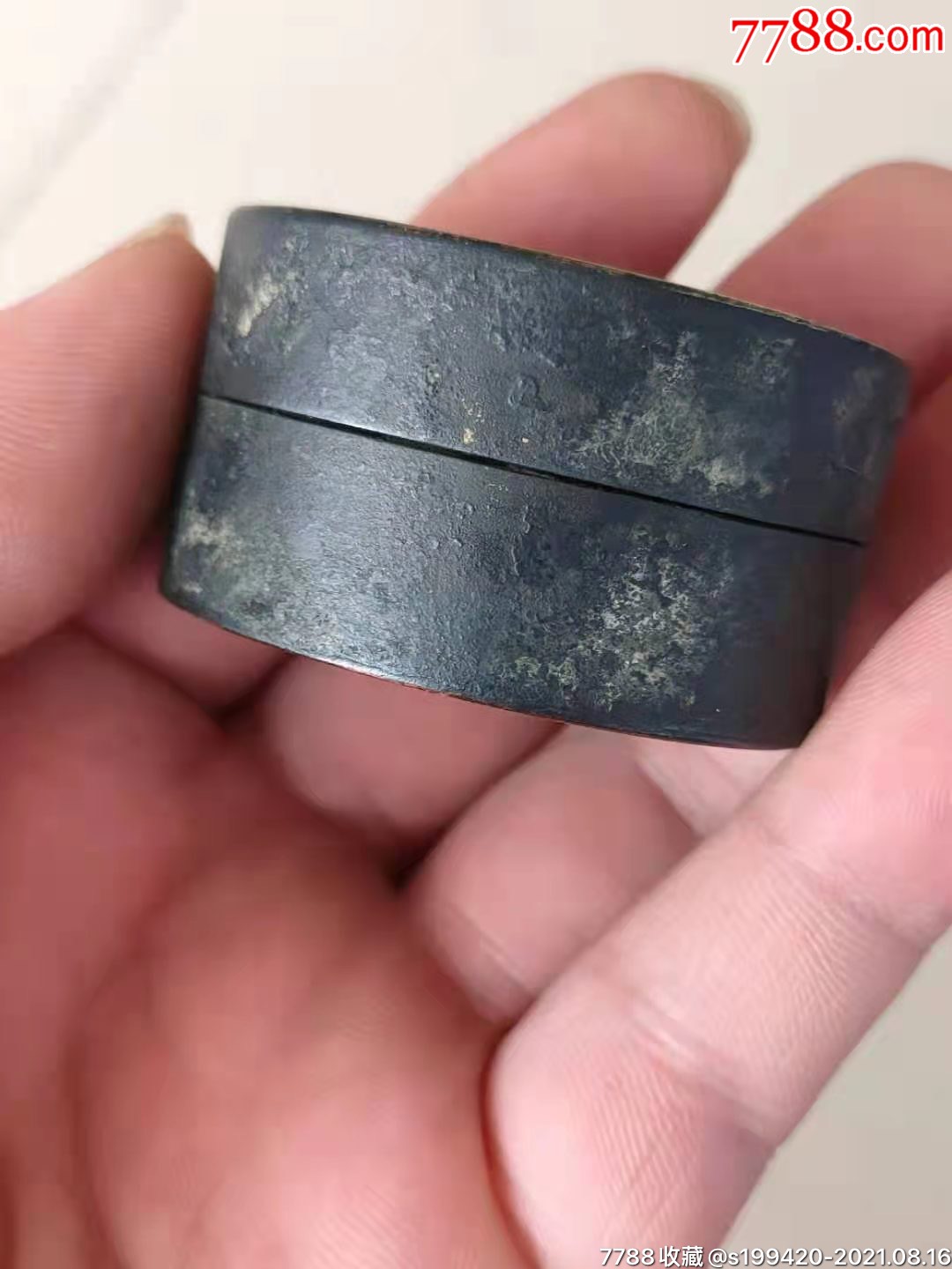 民国时期荣宝斋錾刻人物铜墨盒底款荣宝造型小巧精致包浆自然保存完好