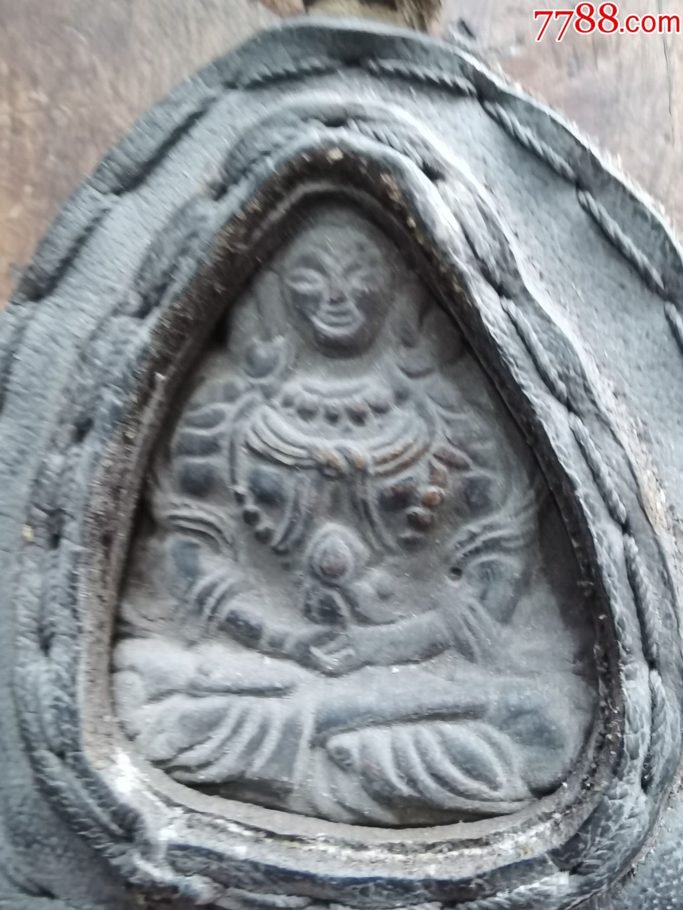 明清西藏老牛皮包紫铜铜佛擦擦挂件