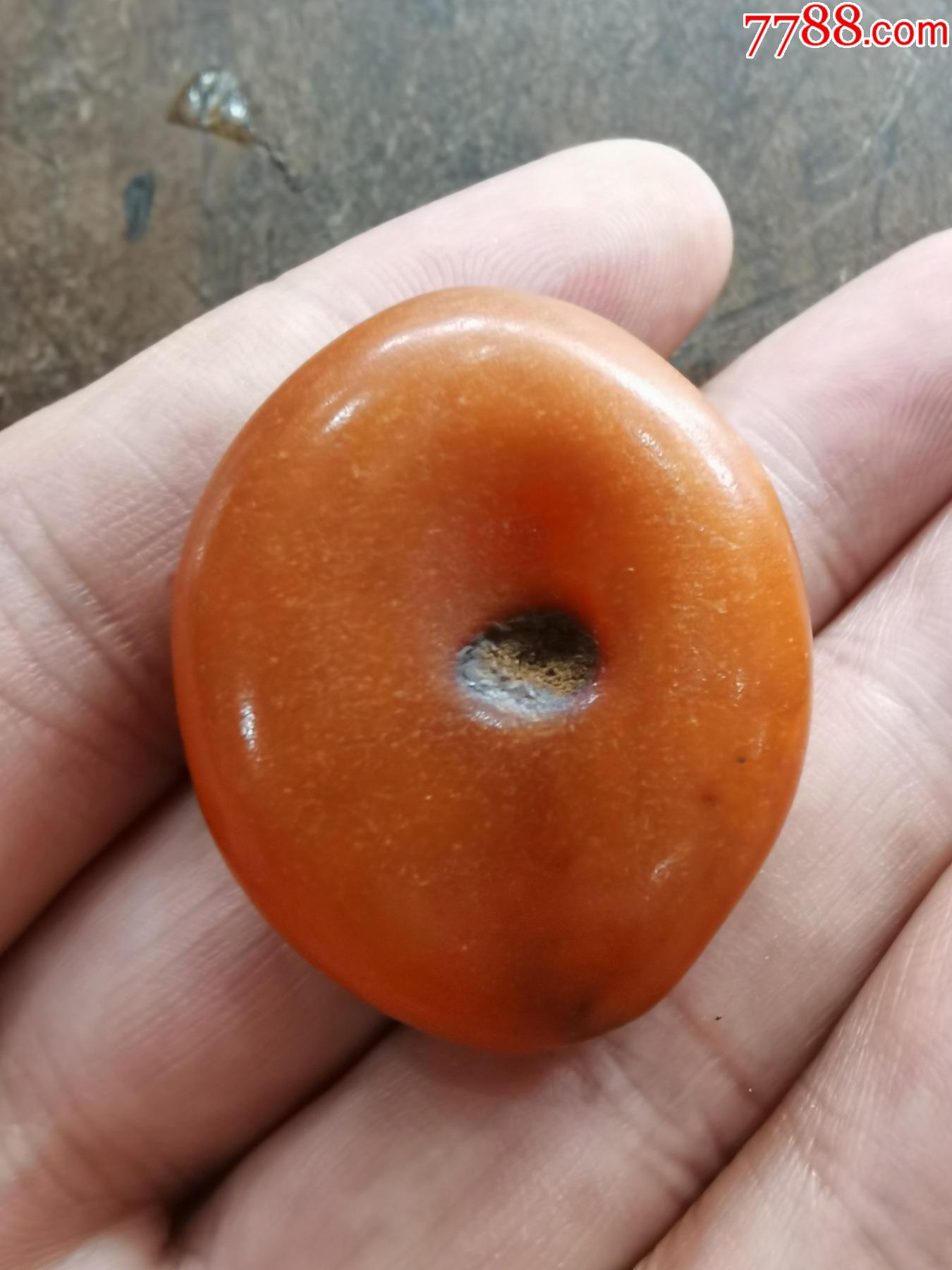 明代西藏老蜜蜡珠挂件