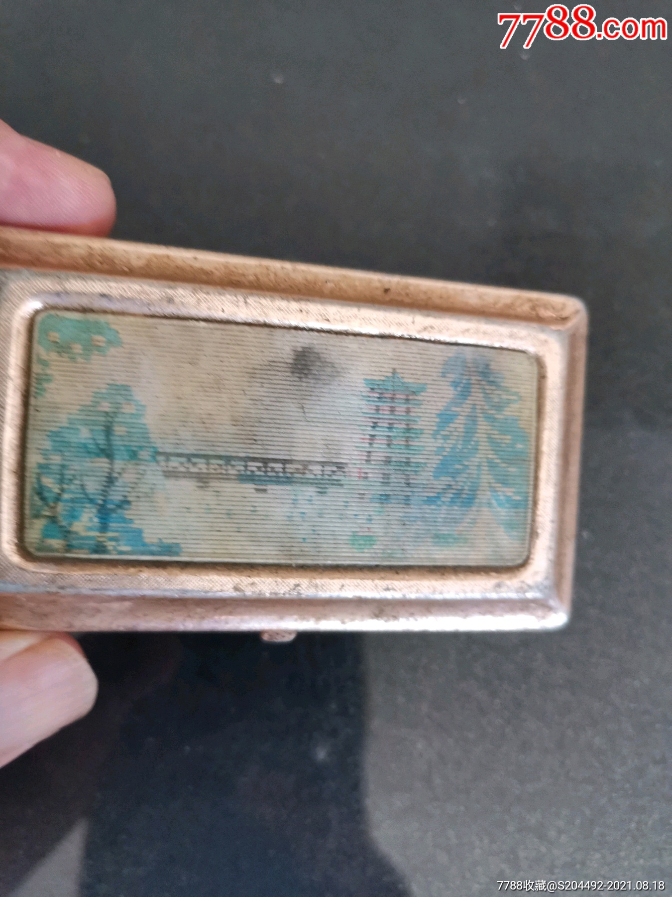 老式剃须刀,外盒表面可变换图案,纯摆件收藏,不负责使用功能