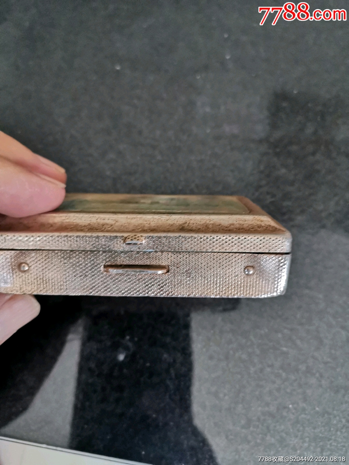 老式剃须刀,外盒表面可变换图案,纯摆件收藏,不负责使用功能