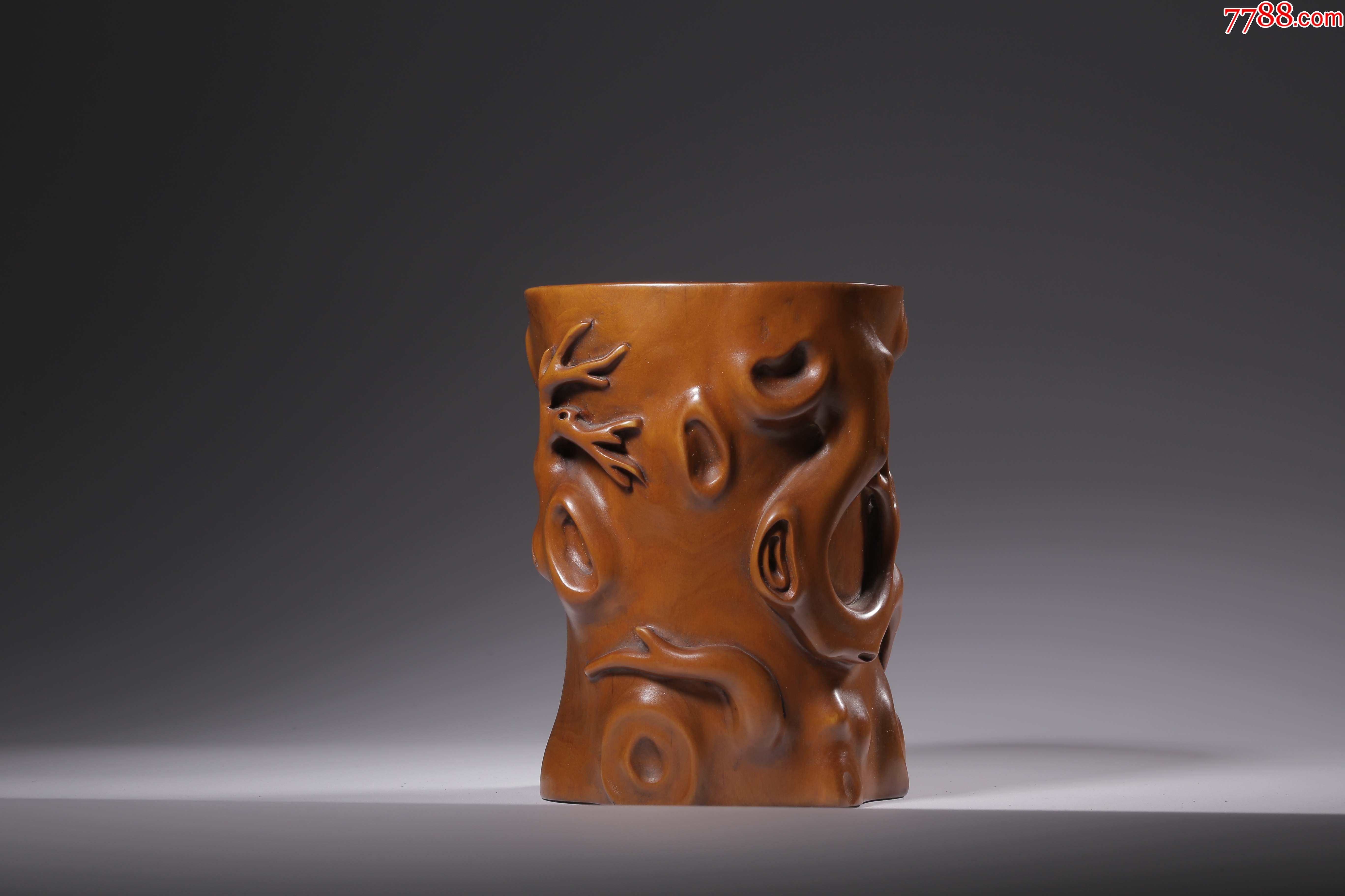 民国黄杨木随形雕文房笔筒