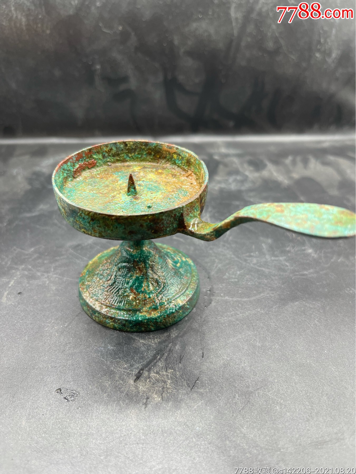0次进行点评点评:0浏览量:备注:汉代青铜油灯,坑口生美漂亮,红斑绿锈
