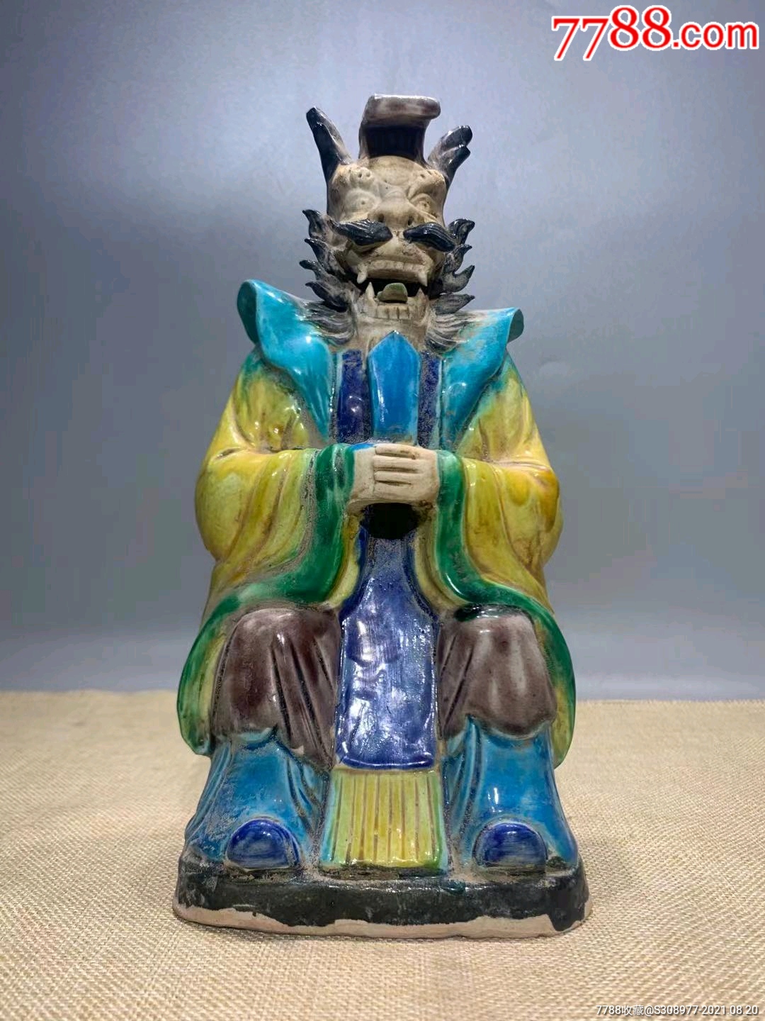 明代三彩孔雀蓝釉龙王瓷像