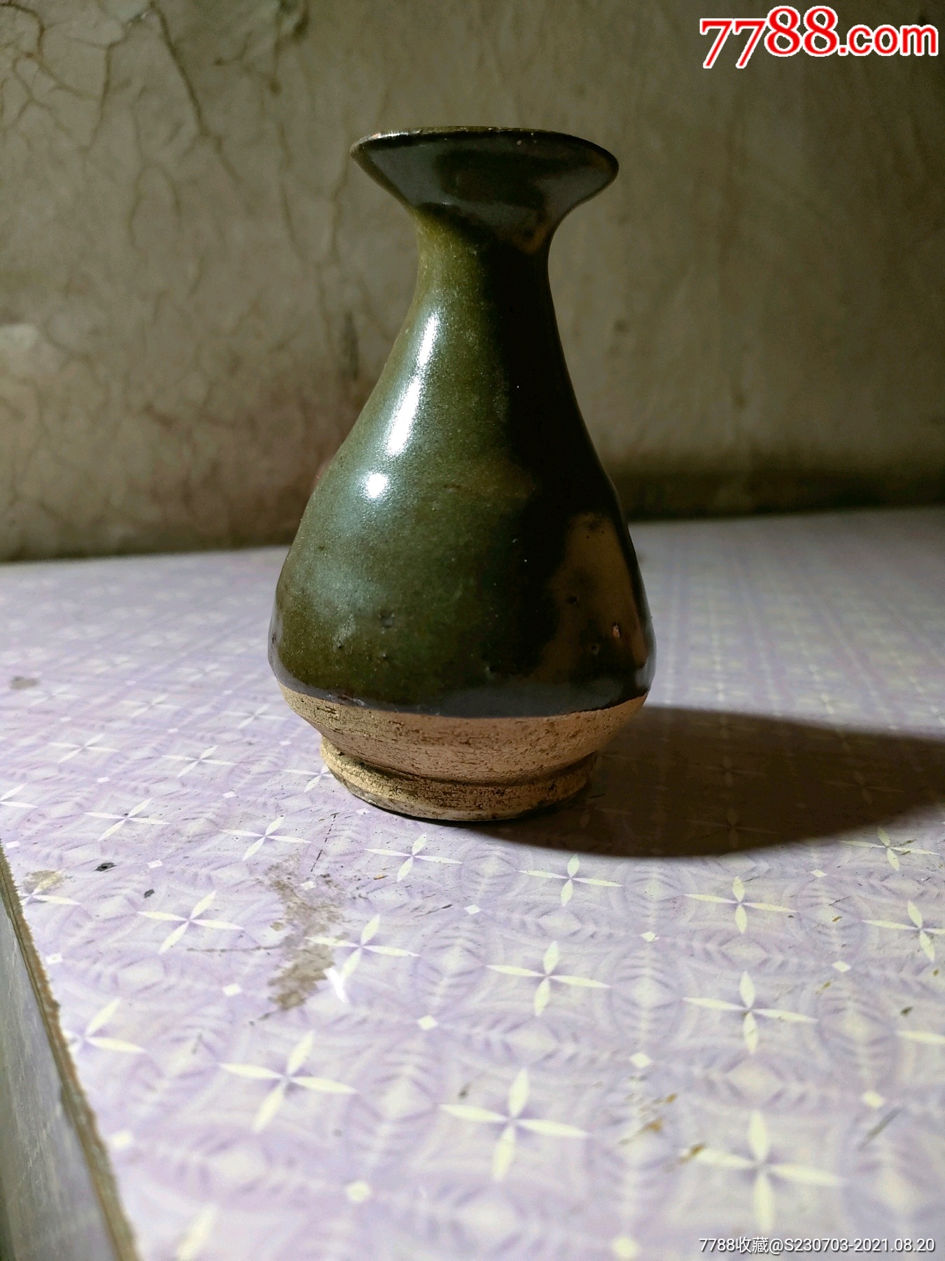 明代茶叶末釉玉壶春