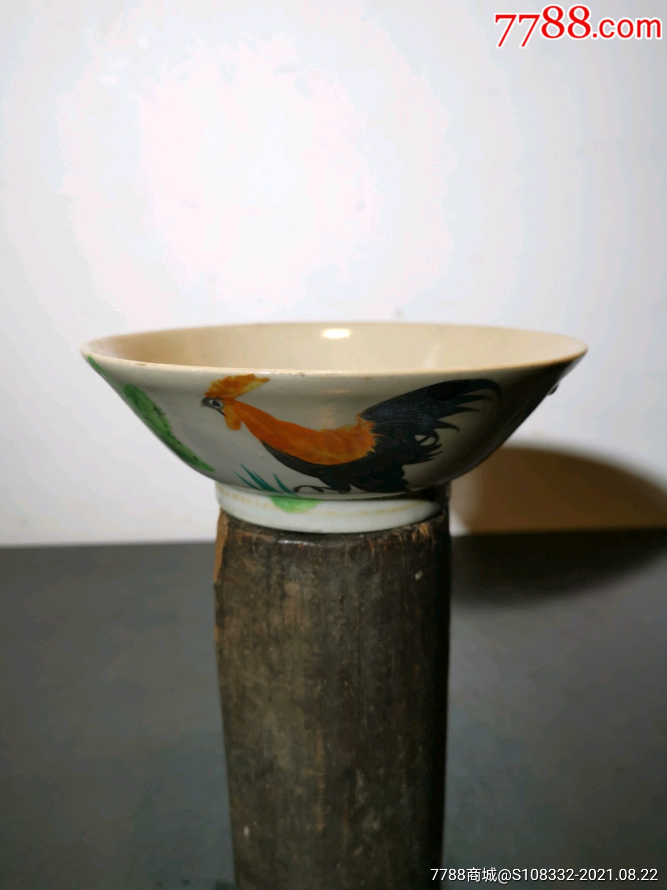 五十年代粉彩公鸡碗