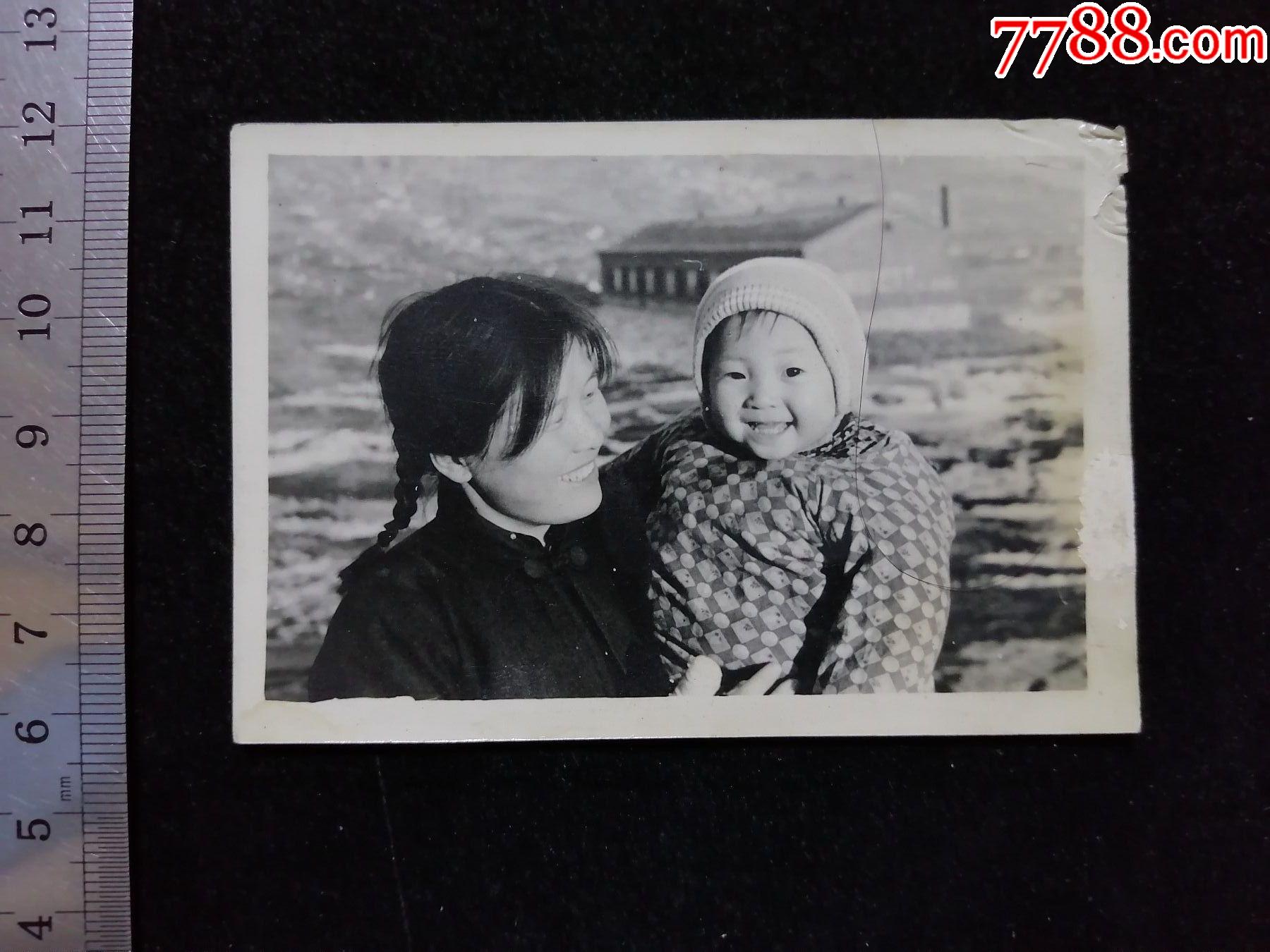 1967年母子照-价格:10元-se82179548-老照片-零售-7788收藏__收藏热线