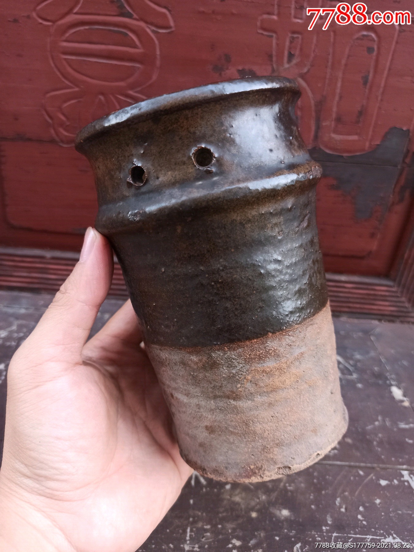 清代陶制筷子筒,筷笼器型端庄,独特古朴,胎足老道,岁月痕迹明显,老