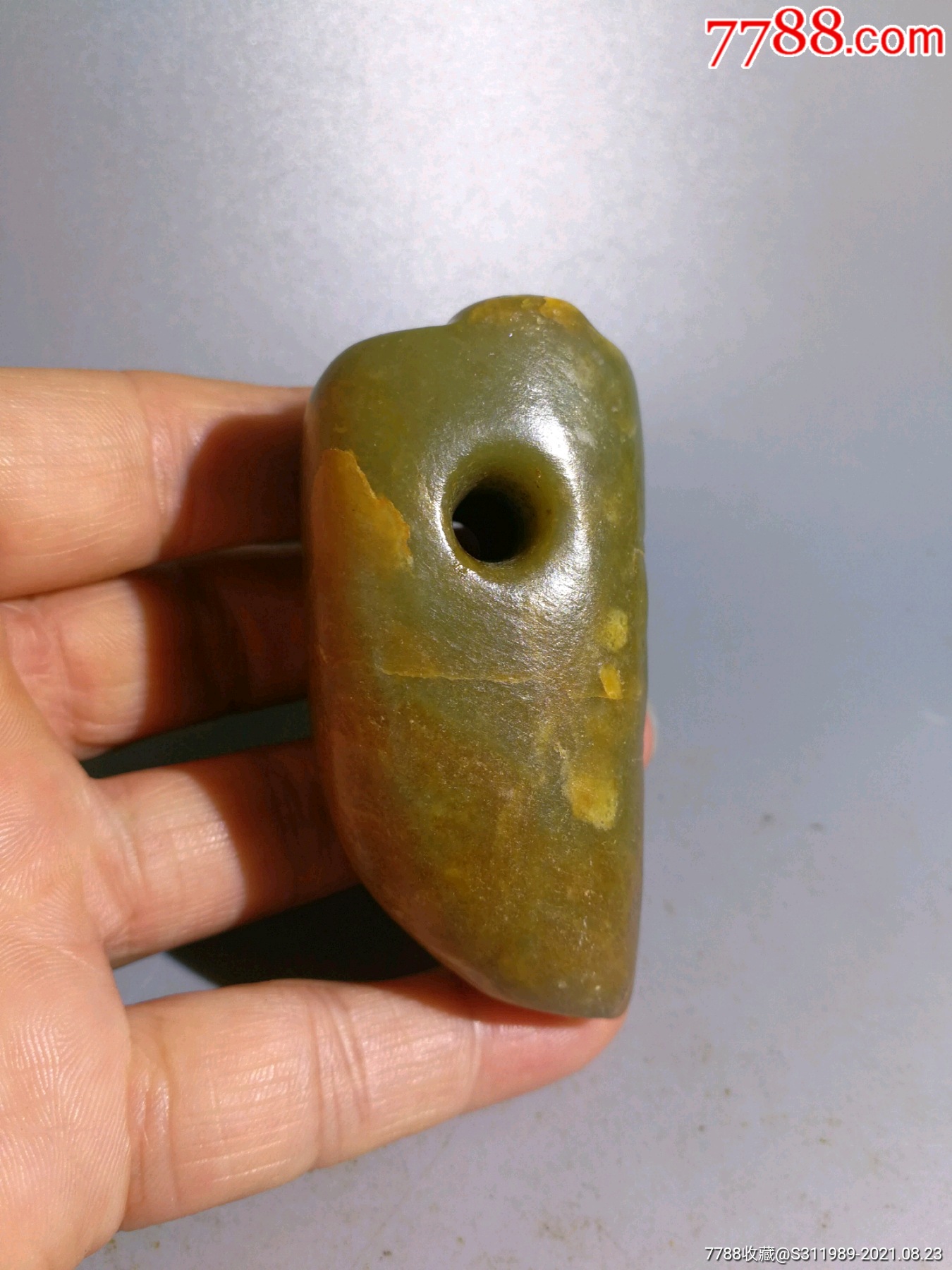 以前农村收的河磨玉玉蝉,玉质极好,风化明显,包浆沁入骨,,红山文化