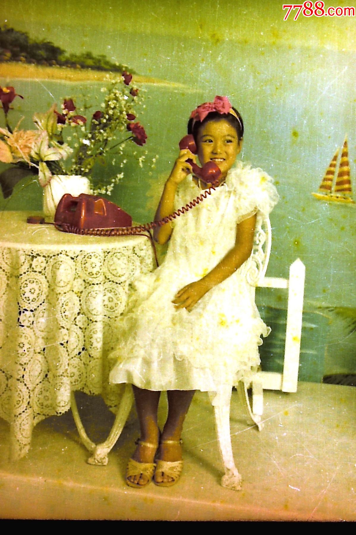 打电话的小姑娘(仅上传反转后的照片部分)【135老底片】