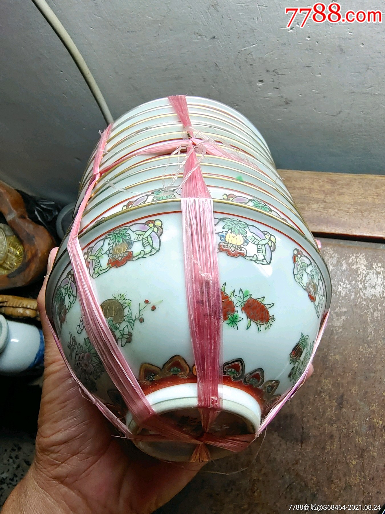 八十年代口径128厘米白底对蝴蝶边饰花卉果蔬图粉彩碗10个未拆封邮寄