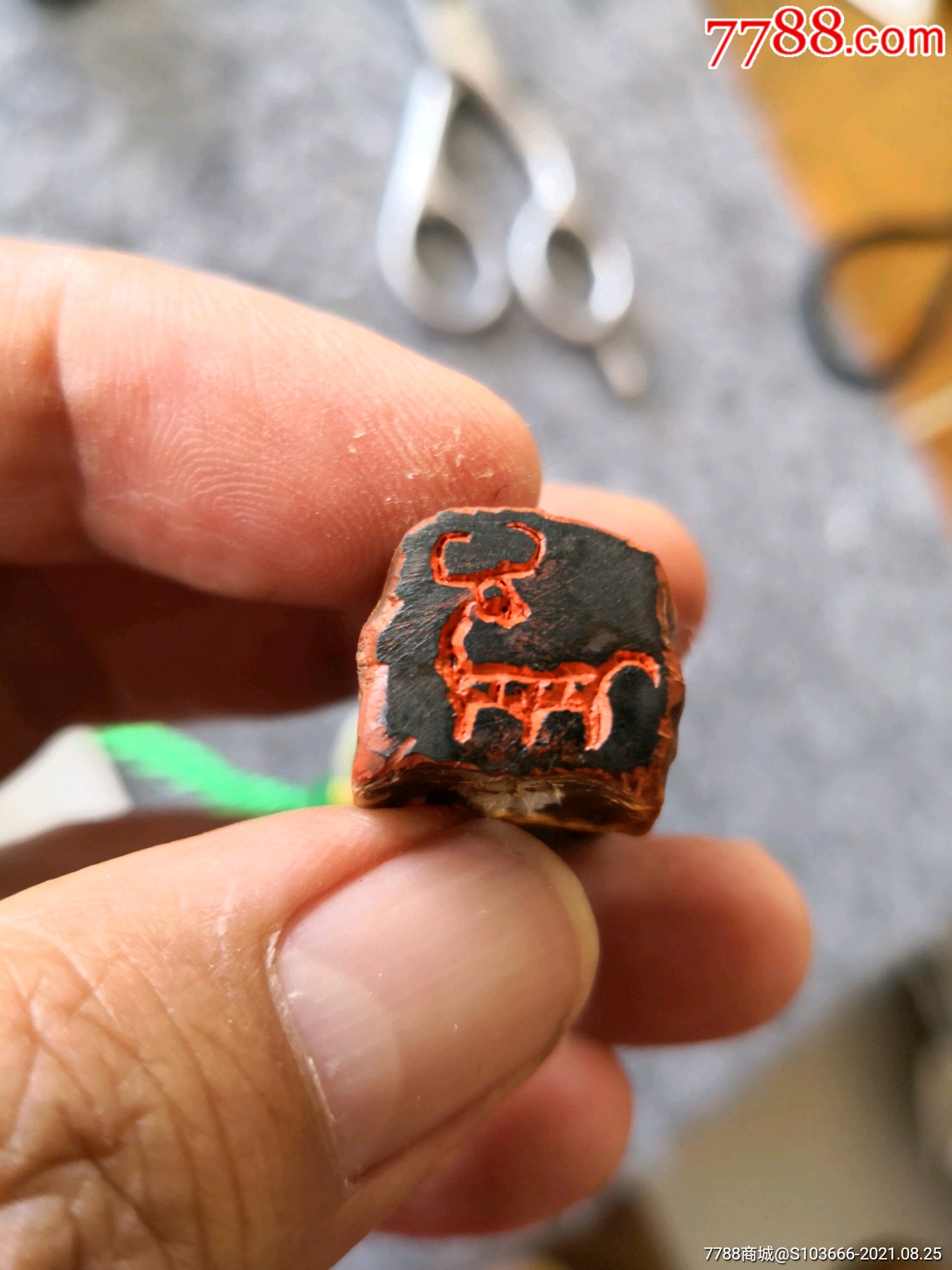 缅茄印挂件生肖牛