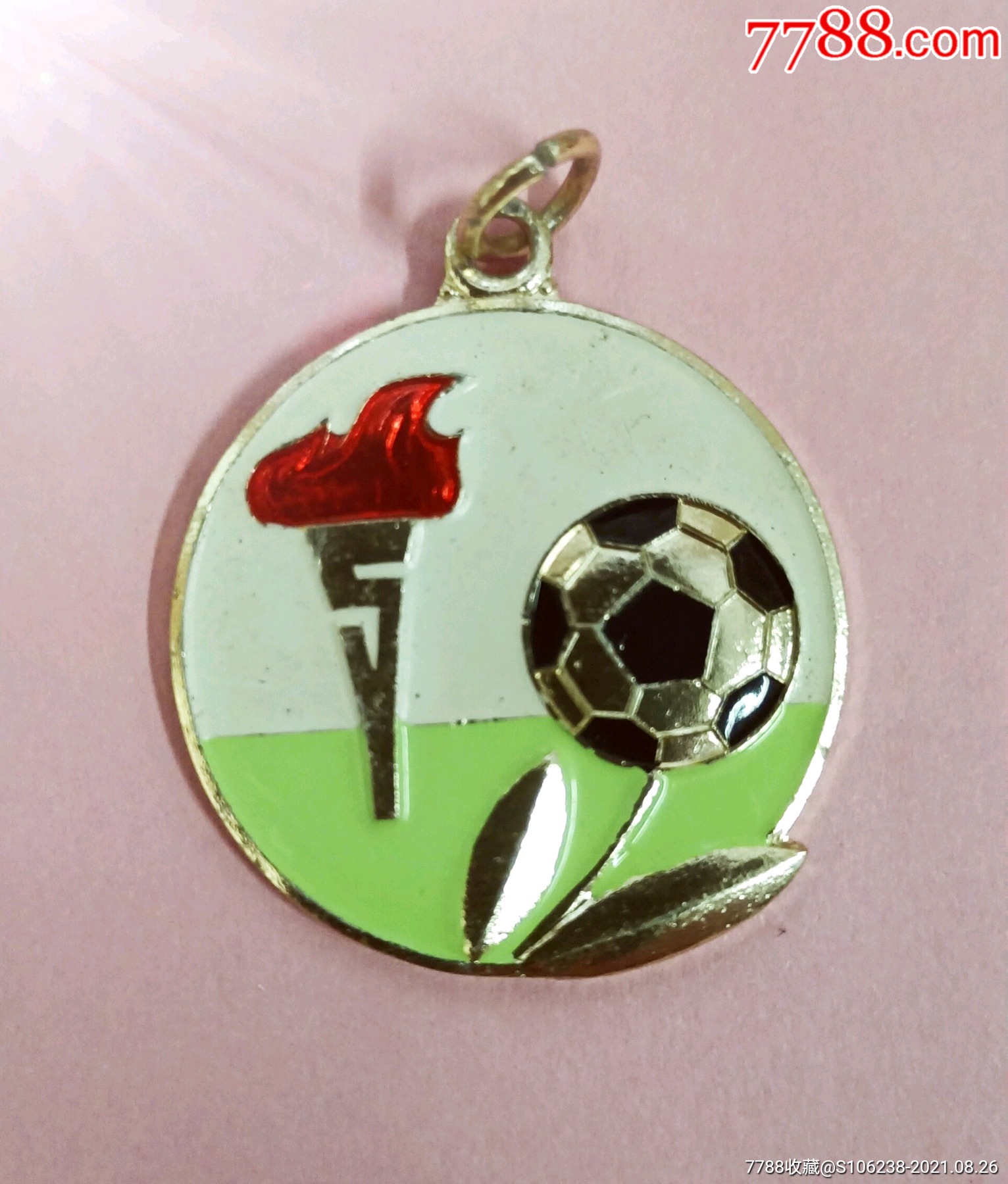 稀有:上海市(1974年)第五届运动会球类足球纪念章1枚_体育运动徽章_第