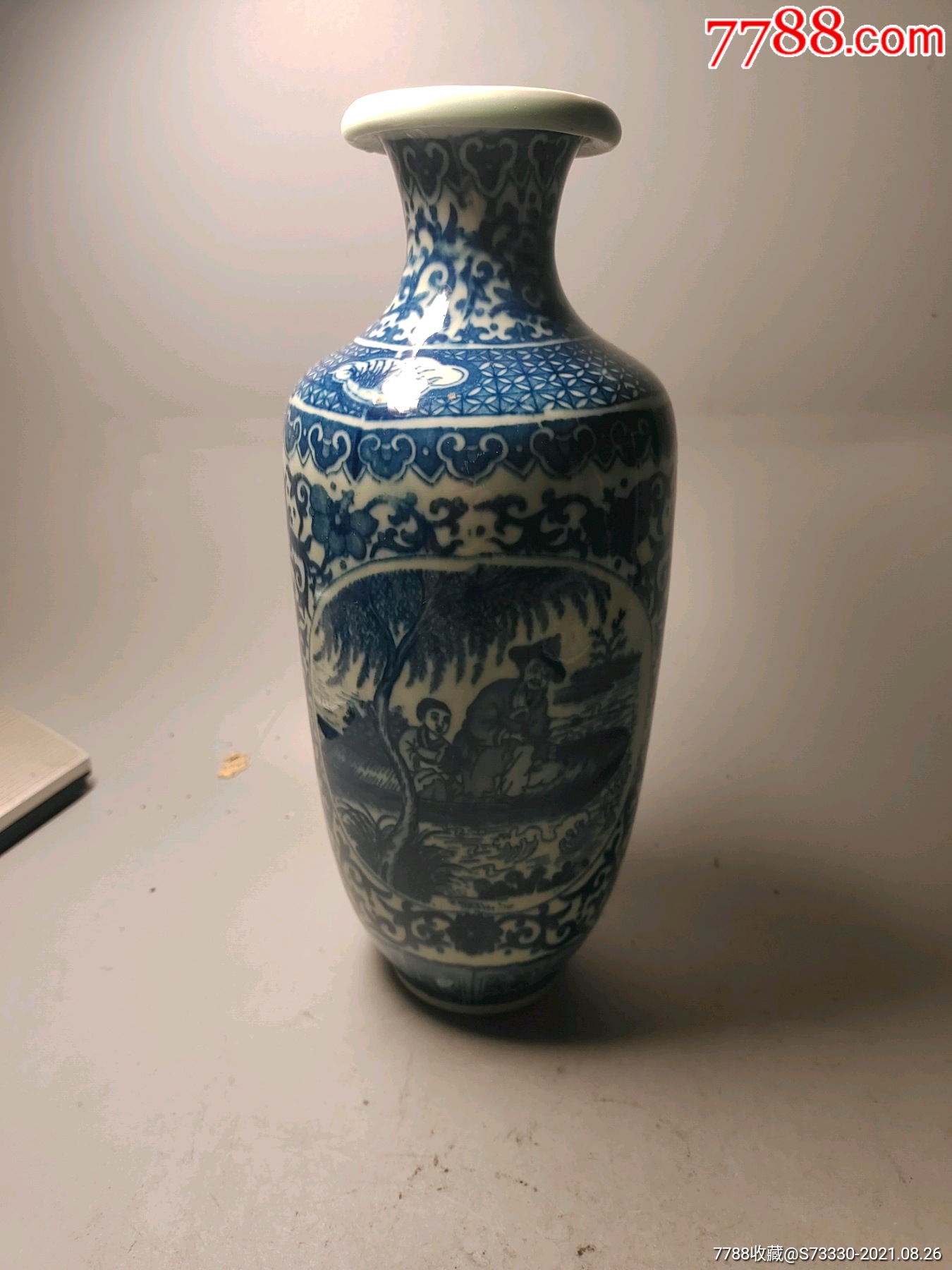 90年代左右,景德镇仿古青花人物花瓶