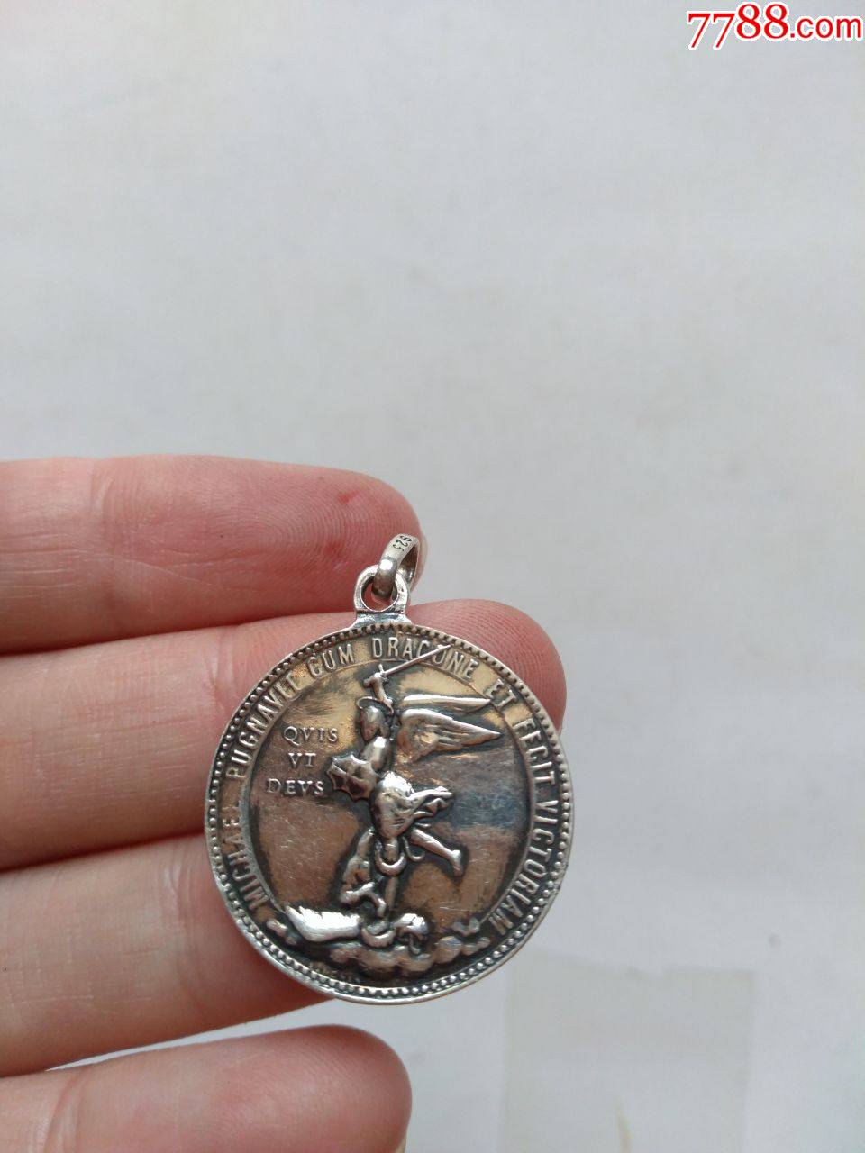 一枚精美,银质(925标记)非常精美,完好,点图可放大