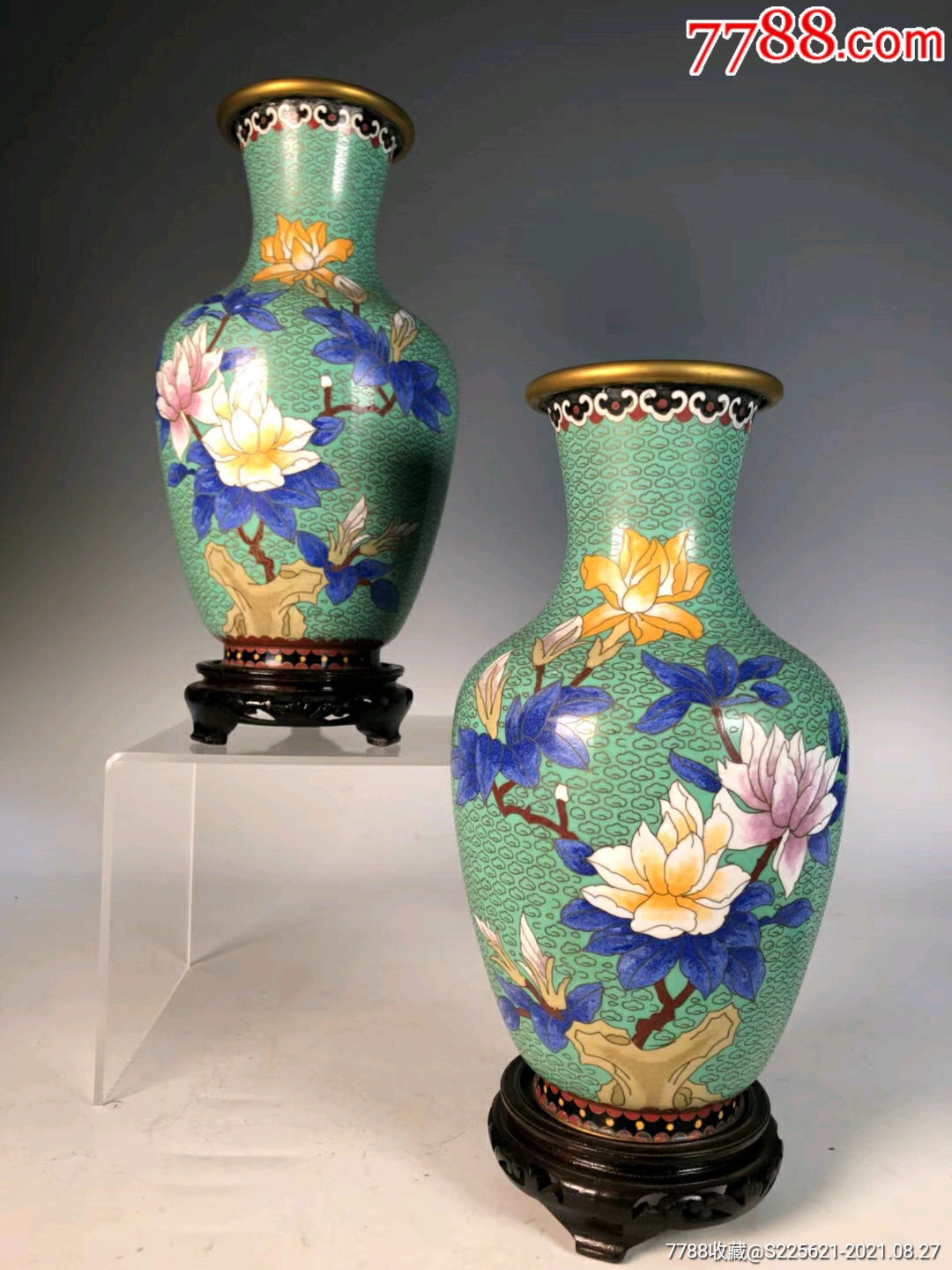 玉兰花纹景泰蓝赏瓶一对_景泰蓝/珐琅_作品欣赏_收藏价值_7788字画网